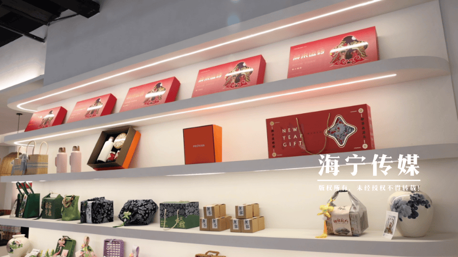 女老板曾在海宁拥有四家连锁门店如今……CQ9电子平台入口小商品市场起家80后(图5)